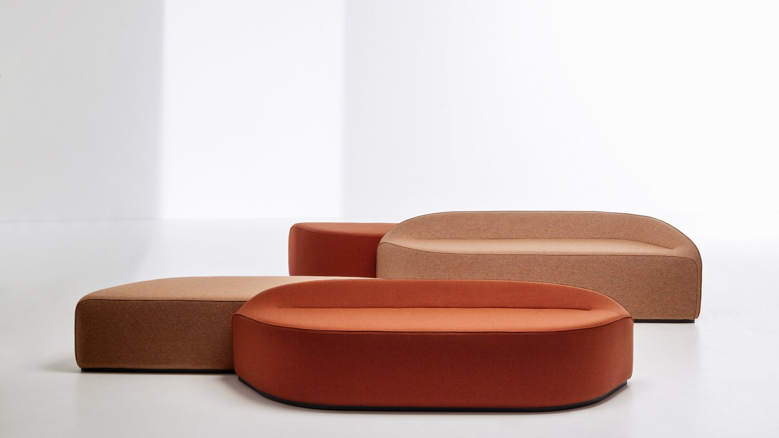 Visitor chairs Waves by LaCividina in an Indian office reception