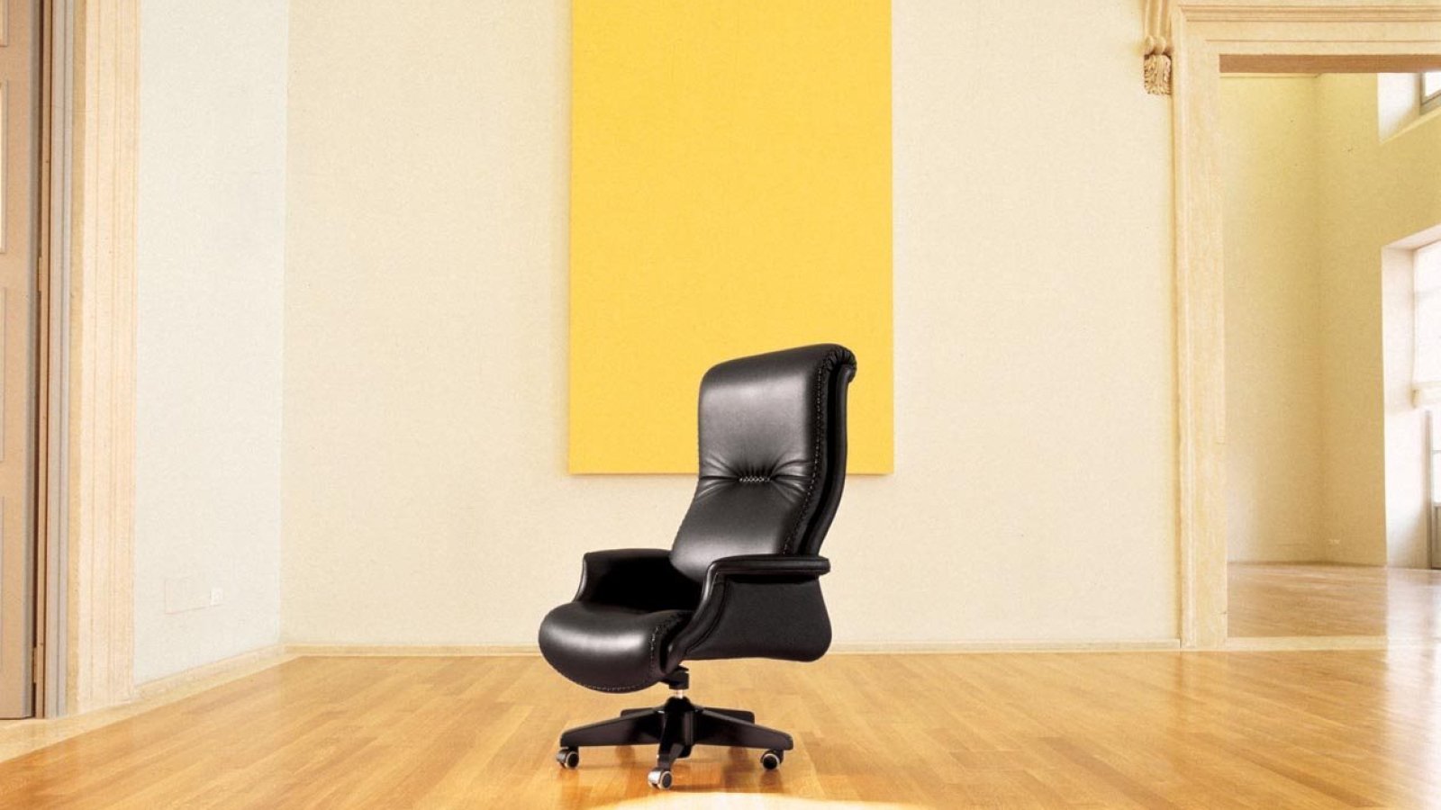 Boss chair G7 by Mascheroni with high back in natural Italian leather
