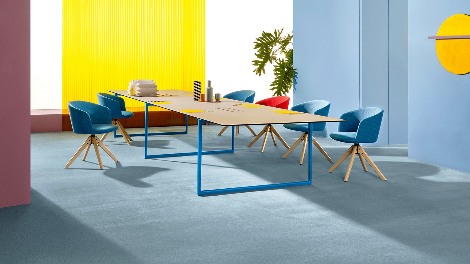 Conference and meeting table Toa by Pedrali on aluminium bridge legs