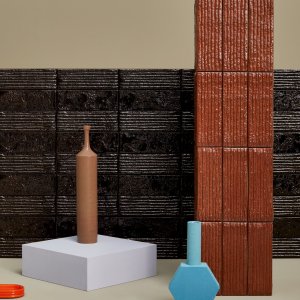 Chamotte brick in the Bianco glossy glaze