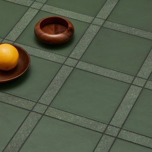 Side view of the 12 mm unrectified Time tile