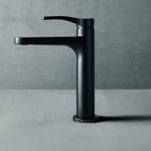Italian bathroom fittings in matt black: AL/23 single-lever basin mixer