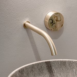 Architectural bath fittings Allure by CEA Design with polished handle