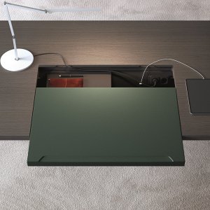 Arche 480 cm table seating eighteen at full board