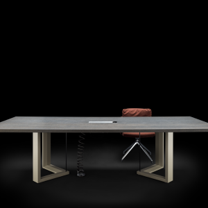 Arche desk docked to its service credenza