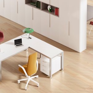Fattore Alpha executive desk in Fenix Bianco Kos