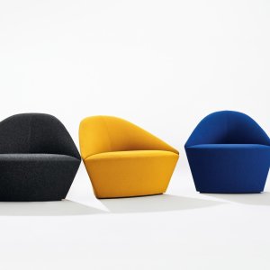 Medium Colina on four wooden legs
