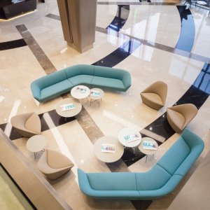 Long flowing run of Loop modules in an atrium
