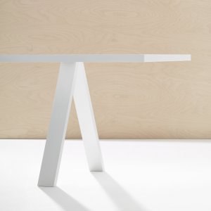 Fenix black top of the Cross table