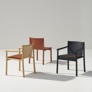 Kata Lounge with natural solid oak frame