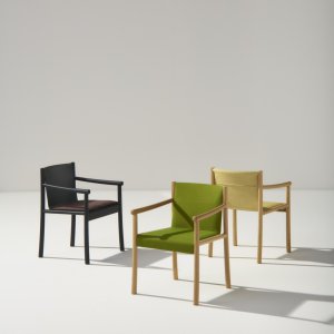 Kata Lounge in black stained oak