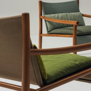 Kata Chair in single-colour finish