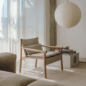 Kata Chair around a collaborative table