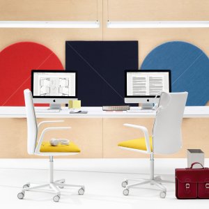 Kinesit chair by Arper at a workstation