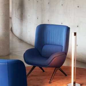 Two Lepal armchairs in conversation