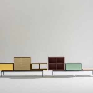 Rectangular veneered top on the Semiton structure