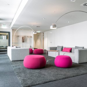 Pix Table with 50 cm round top