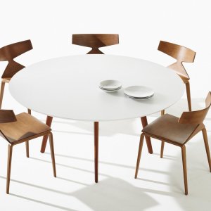 Sled version of the Arper Saya chair