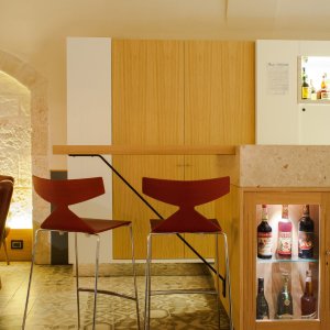 Restaurant furnished with Arper Saya chairs