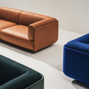 Freestanding two-seater Shaal sofa in a home office