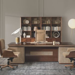 Front extension of 100 by 100 centimetres attached to the desk