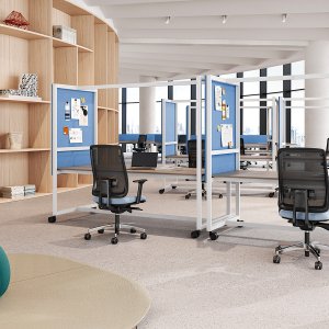 Office workstations Be.1 by Frezza in a coworking hall