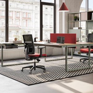 Be.1 modular meeting table in a seminar room