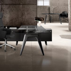 Rail luxury executive desk in oak with diamond cut top