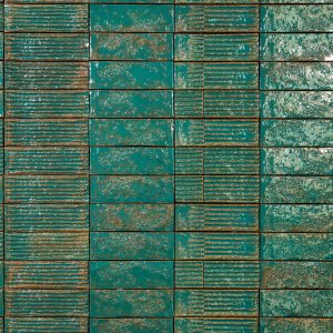 Chamotte laid edge to edge without spacers