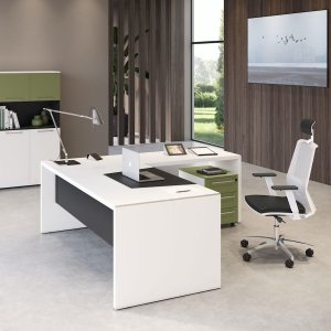Manager cabin with an Attiva desk, 140REM extension and Cosmo armchair
