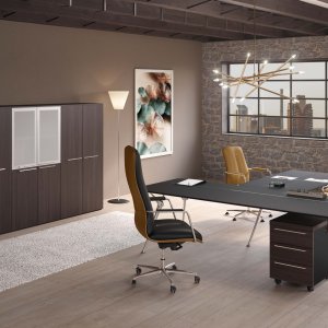 Designer office table Genesis by Codutti in tempered glass on three cast-aluminium legs