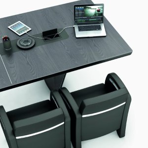 Pull-out monitor stand on the extension of the iSixty desk