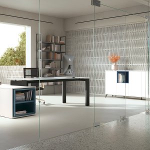 35 mm melamine top with ABS edge on the GO desk