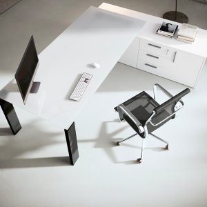 10 mm glass top of the GO executive desk