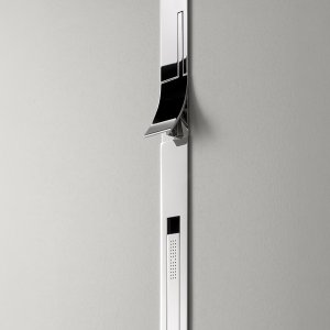 Cut Plus shower column complete with rain showerhead