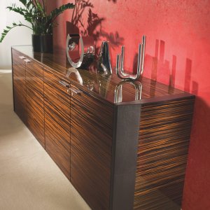 Castored pedestal 43 by 58 centimetres