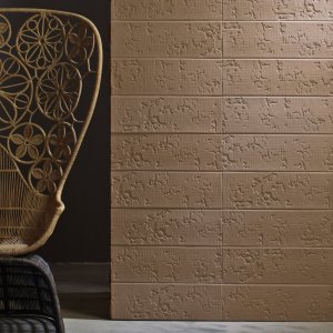 Bas-Relief Garland texture close-up by Mutina