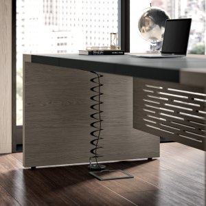 e-10 desk length options displayed in a Quadrifoglio showroom