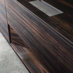Tapered section of the table top