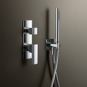 Wall-mounted Fantini Mint mixer in chrome, 19 cm projection, on rosettes
