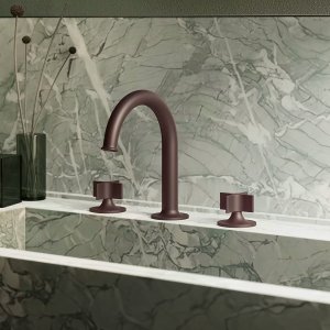 Close view of one Flora handle from the side, design Vincent Van Duysen