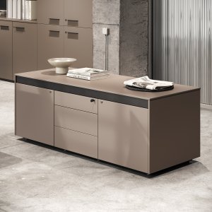 Tapered veneer edge of the Spike desk top