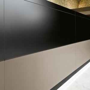 Aluminium cable flap on the worktop of the Vogue reception desk