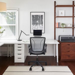 Humanscale World LM task chair fitting users from 152 to 193 cm in height