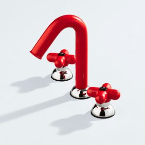 Rain shower with circular head and wall arm from the I Balocchi series
