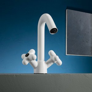 Black matt single-hole basin mixer from I Balocchi on a white washbasin