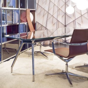 Kuna Chair in Bulgarian red