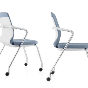 Adaptive lumbar slider on the Pyla back