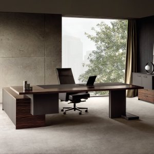 Inca luxury executive table by i4Mariani in an MD cabin