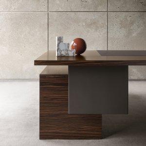 Saddle leather covered top with visible grain